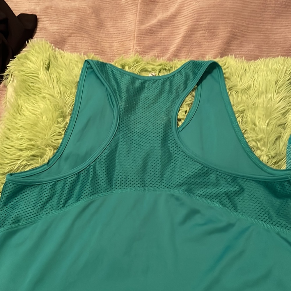 Sports bra and Tank Bundle - Picture 6 of 6